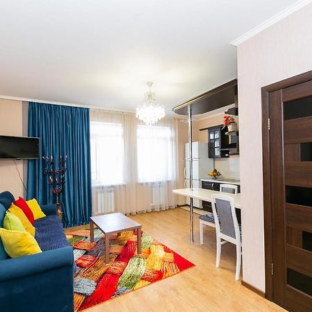В Promenade Expo Квартира С Романтическим Видом Astana Ngoại thất bức ảnh