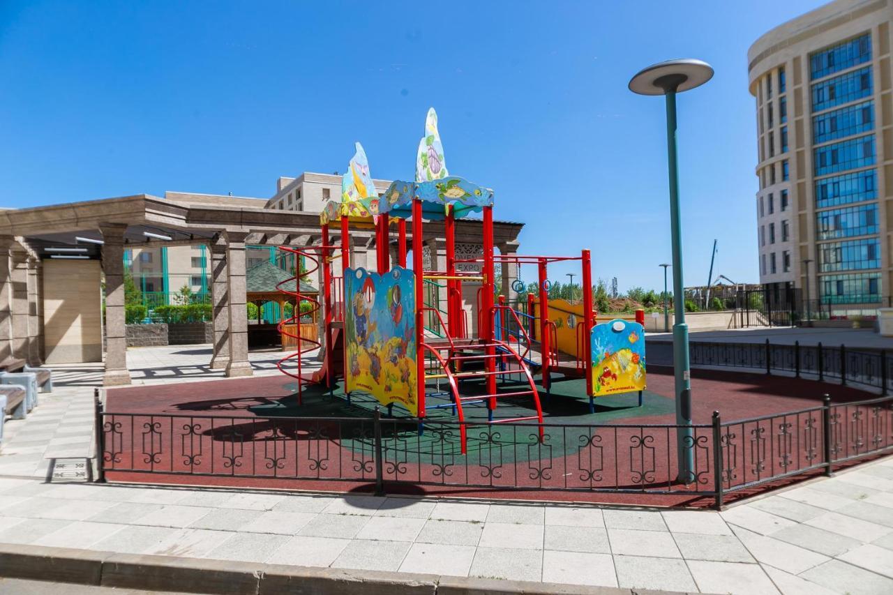 В Promenade Expo Квартира С Романтическим Видом Astana Ngoại thất bức ảnh